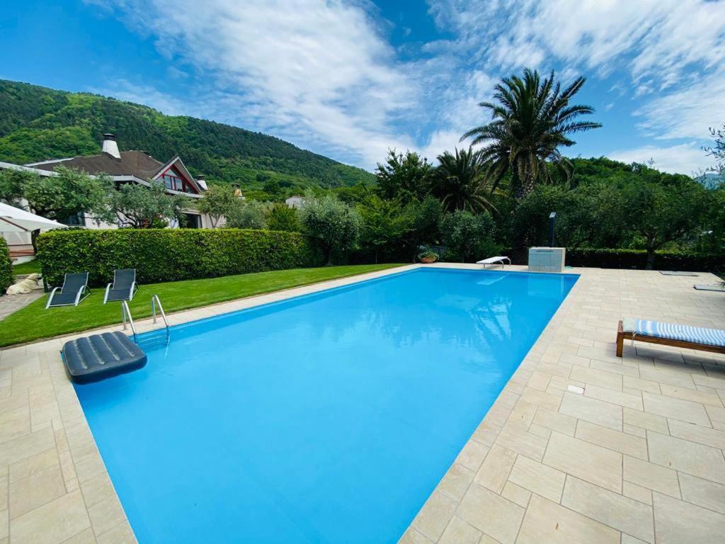 Villa Mandetta B&B Santo Stefano del Sole Екстер'єр фото